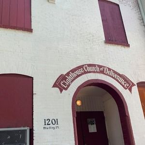 Meet your Posher, Gloria